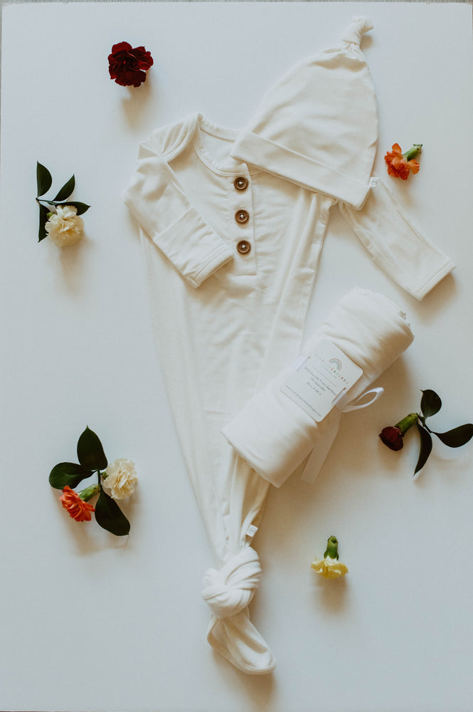 Soft White Newborn Essential Bundle (Hat) – Tiny Treasured